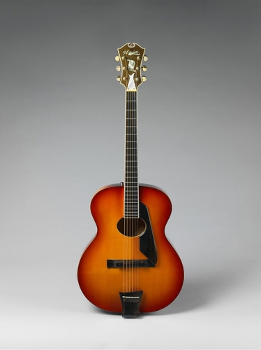 Oval Hole New Yorker Special model (serial number 1090)