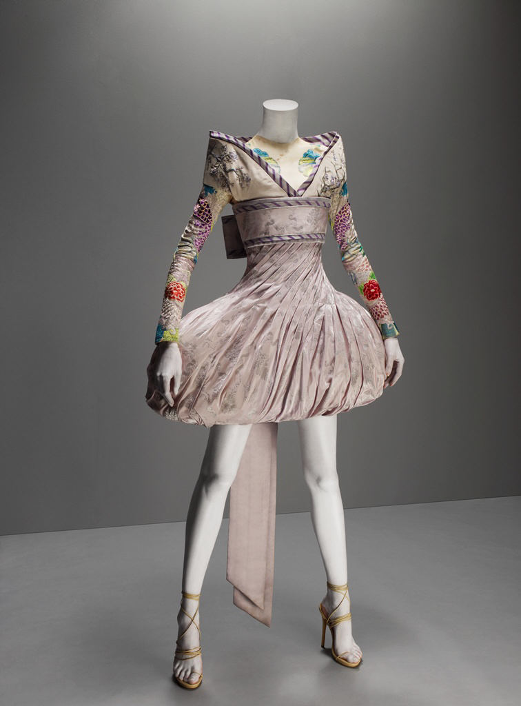 Ensemble, It'S Only A Game, Spring/Summer 2005 | Alexander Mcqueen: Savage  Beauty | The Metropolitan Museum Of Art, New York