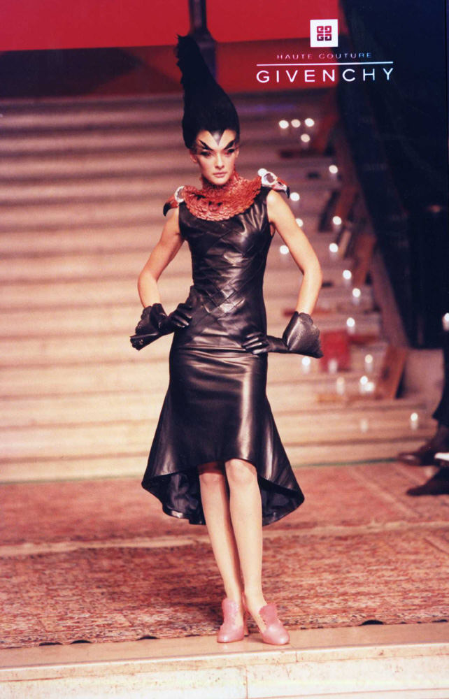 1998 - Alexander McQueen 4 Givenchy Couture show 